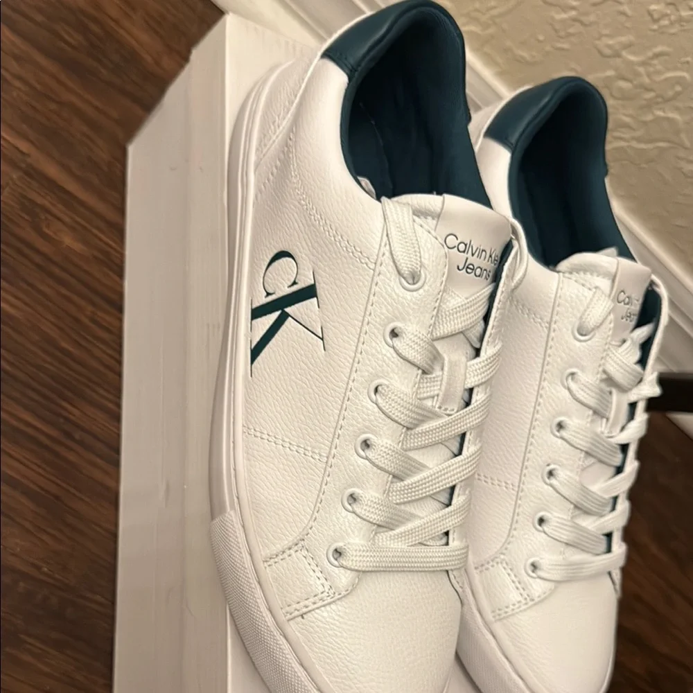 Calvin Klein Men’s White Sneakers 9 1/2 - Picture 4 of 6